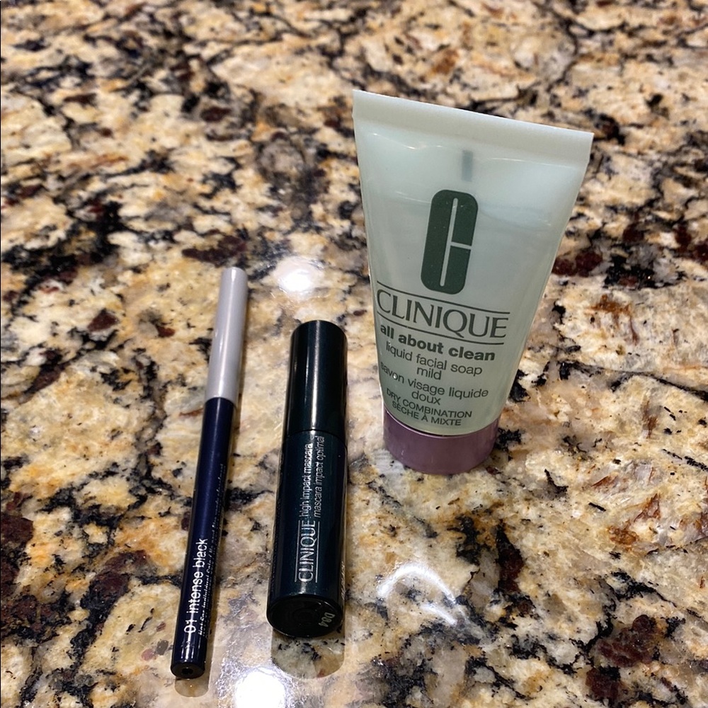Clinique Black Eye liner, Black Mascara and liquid facial Set